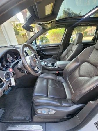 2016 Porsche 958 Cayenne S - Image 12 of 21