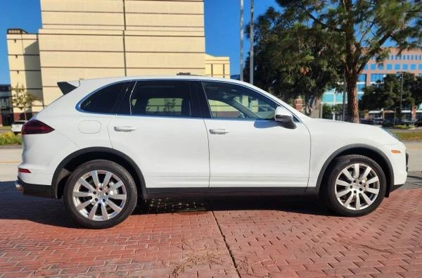 2016 Porsche 958 Cayenne S - Image 8 of 21