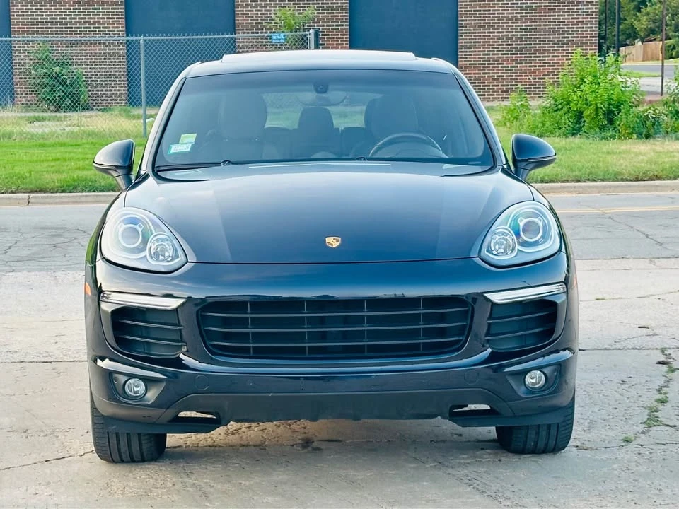 2016 Porsche 958 Cayenne S - Image 3 of 20