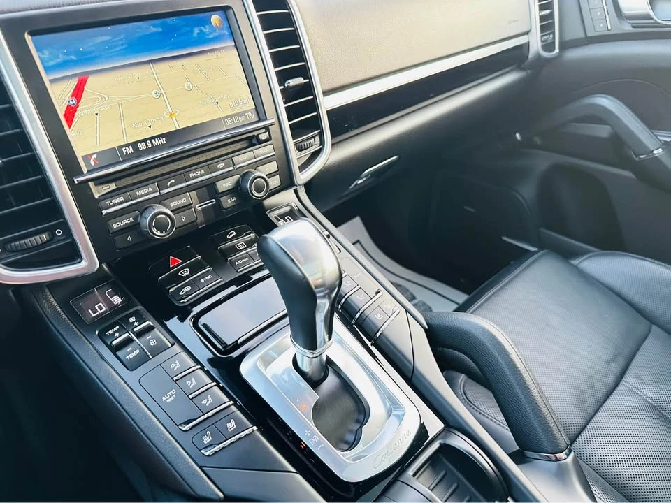 2016 Porsche 958 Cayenne S - Image 12 of 20