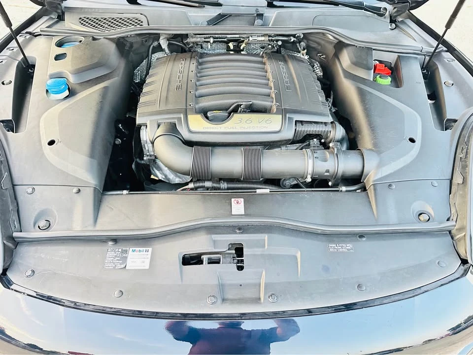 2016 Porsche 958 Cayenne S - Image 10 of 20