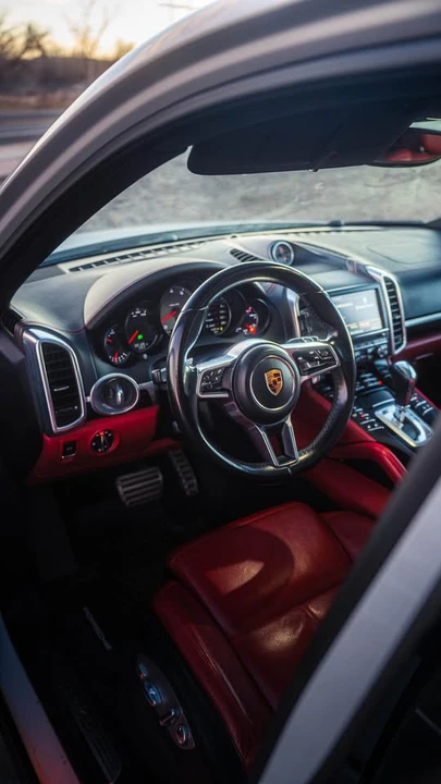2016 Porsche 958 Cayenne S - Image 10 of 15