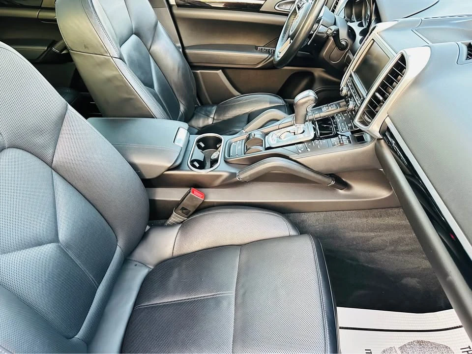 2016 Porsche 958 Cayenne S - Image 18 of 20