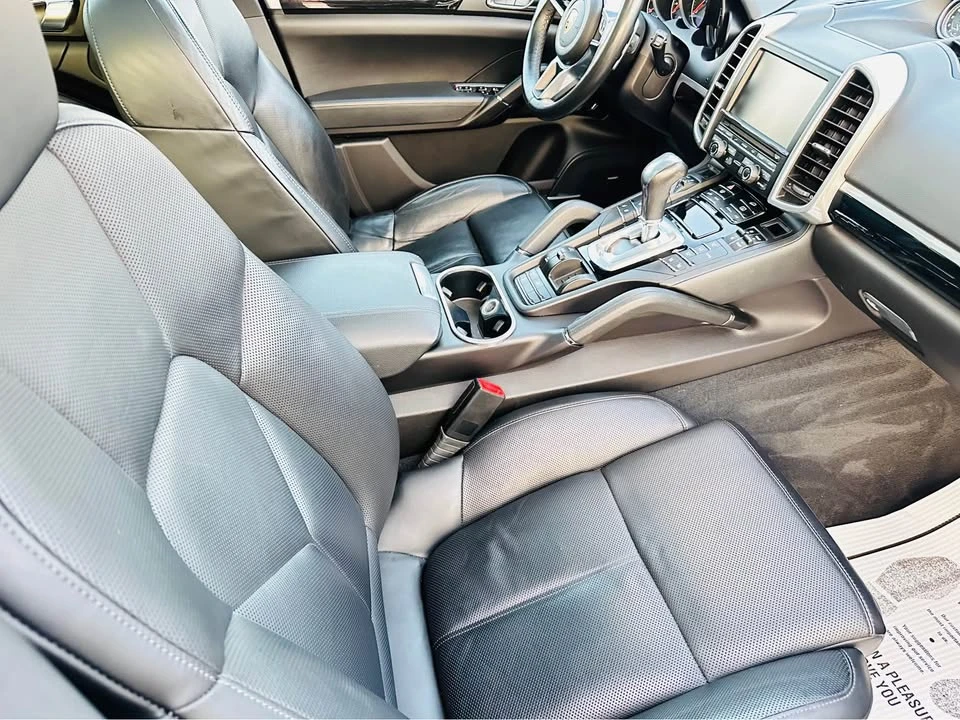 2016 Porsche 958 Cayenne S - Image 14 of 20