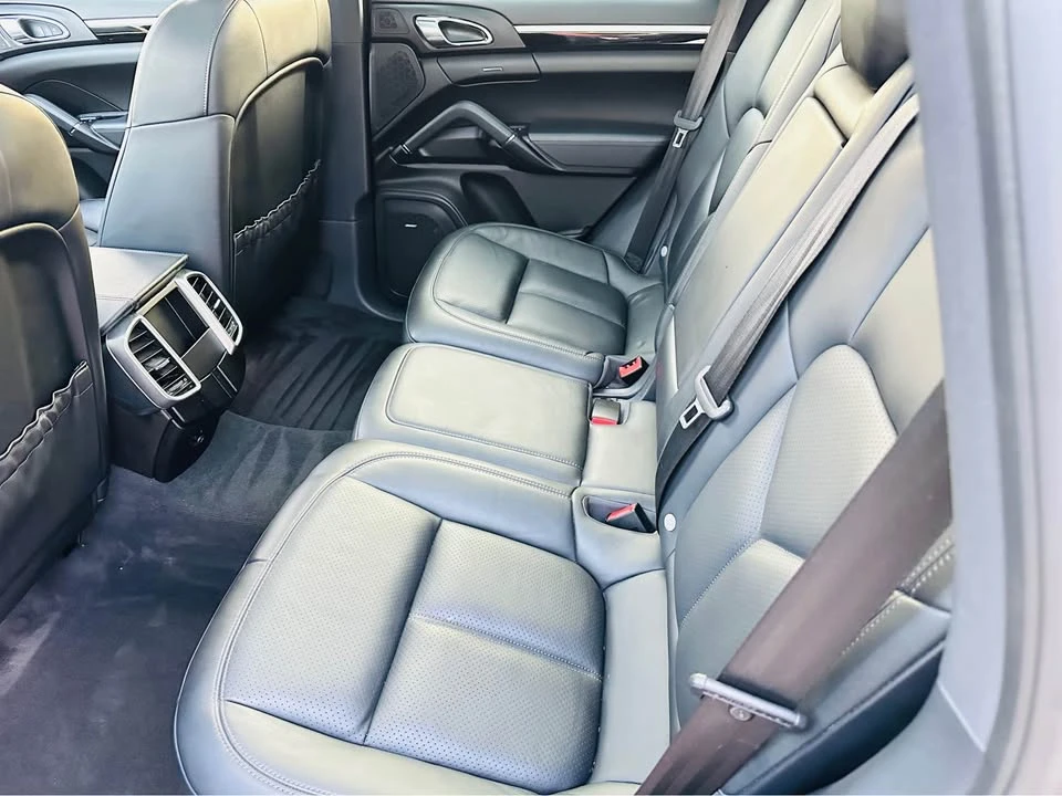 2016 Porsche 958 Cayenne S - Image 19 of 20
