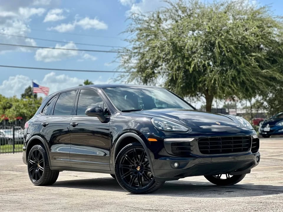 2016 Porsche 958 Cayenne S - Image 3 of 20