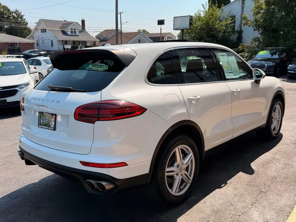 2016 Porsche 958 Cayenne S - Image 3 of 19