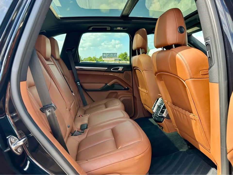 2016 Porsche 958 Cayenne S - Image 14 of 20