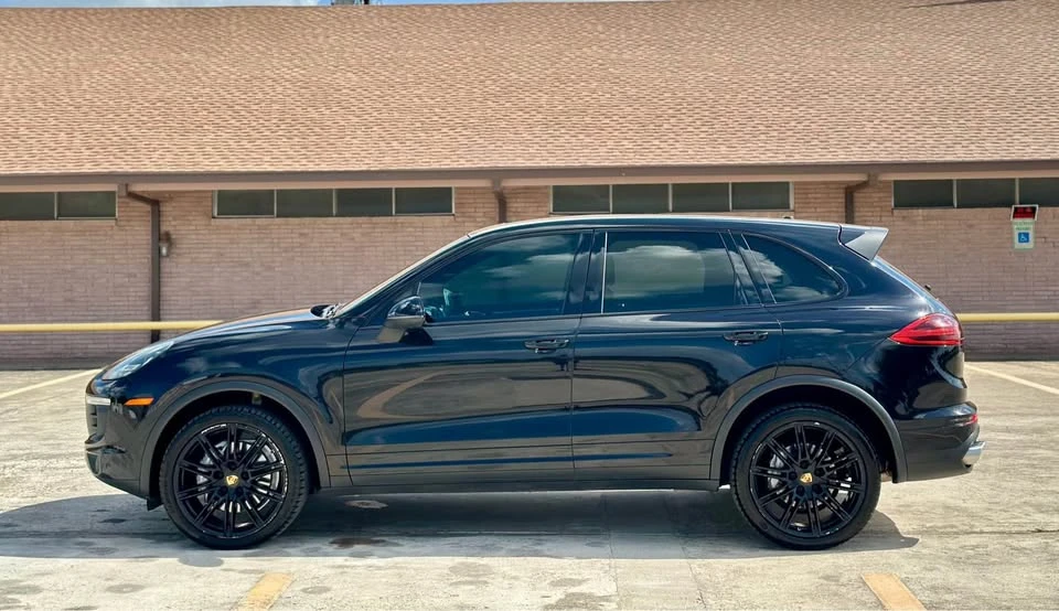 2016 Porsche 958 Cayenne S - Image 7 of 20