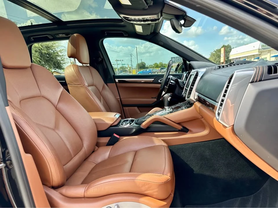 2016 Porsche 958 Cayenne S - Image 16 of 20