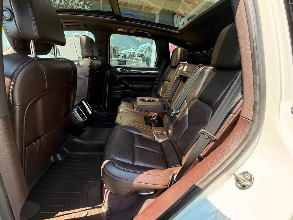 2016 Porsche 958 Cayenne S - Image 8 of 19