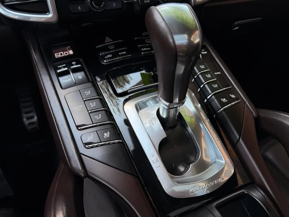 2016 Porsche 958 Cayenne S - Image 14 of 19