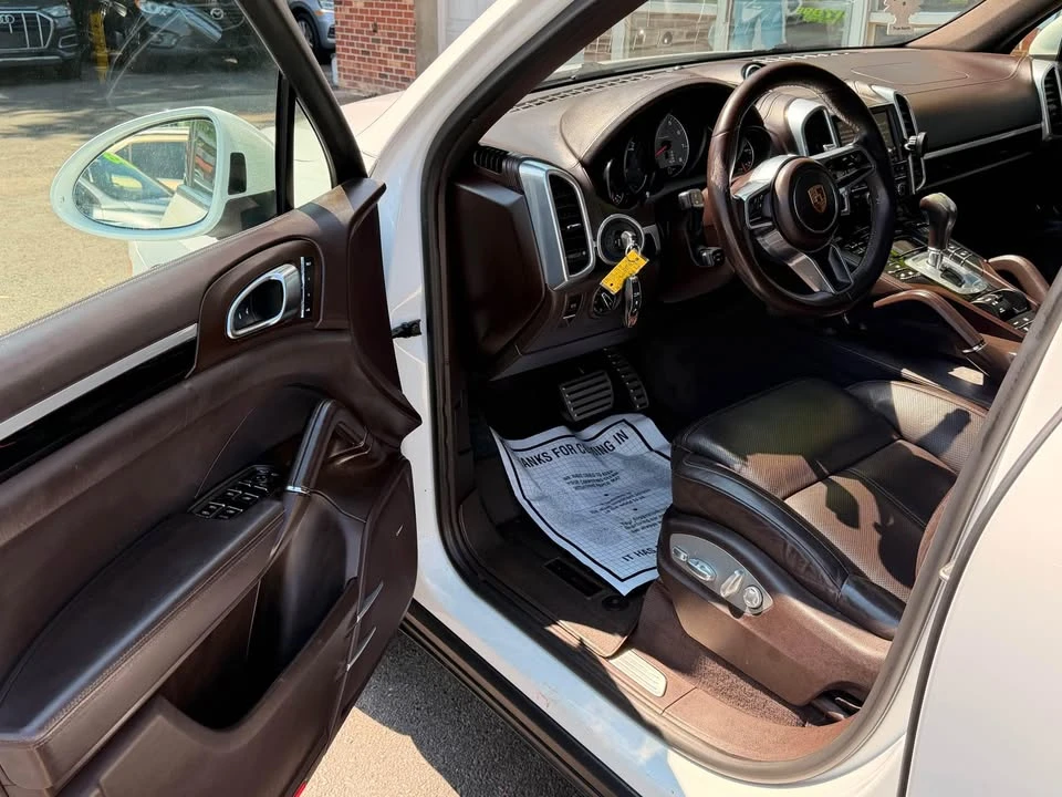 2016 Porsche 958 Cayenne S - Image 5 of 19