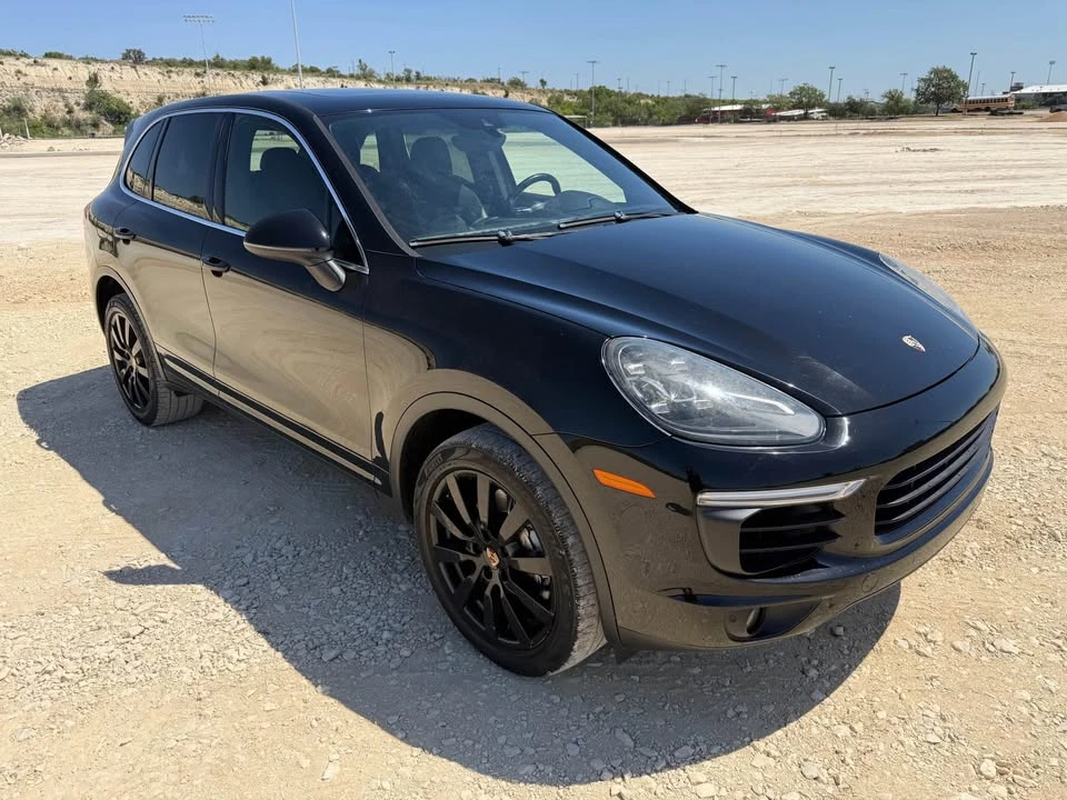 2016 Porsche 958 Cayenne S - Image 4 of 15