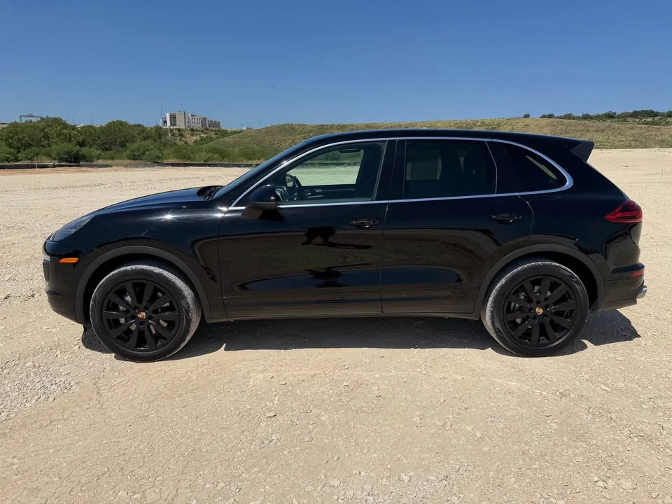 2016 Porsche 958 Cayenne S - Image 2 of 15