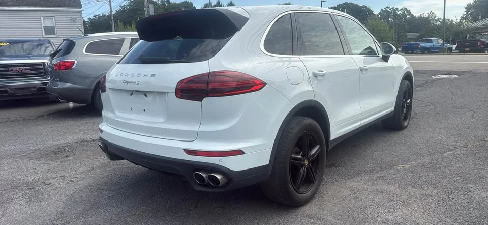 2016 Porsche 958 Cayenne S - Image 3 of 14