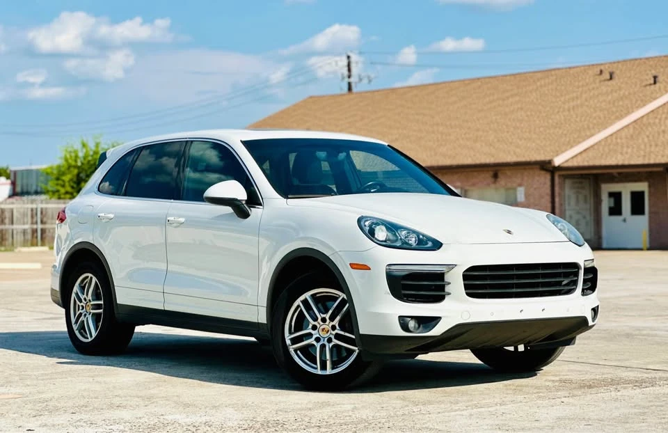 2016 Porsche 958 Cayenne S - Image 3 of 20