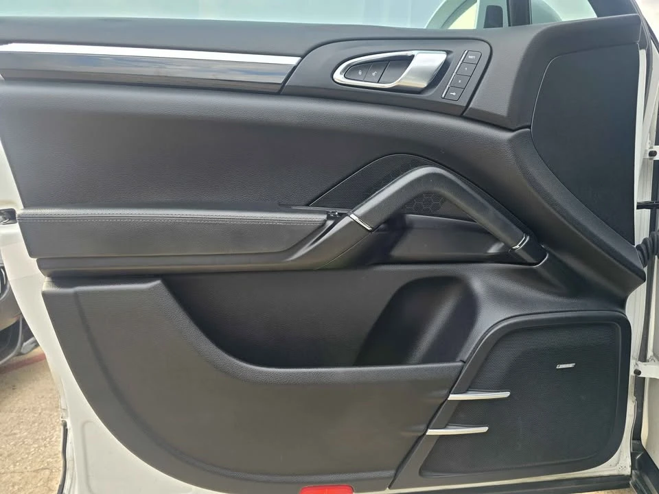 2016 Porsche 958 Cayenne S - Image 9 of 13