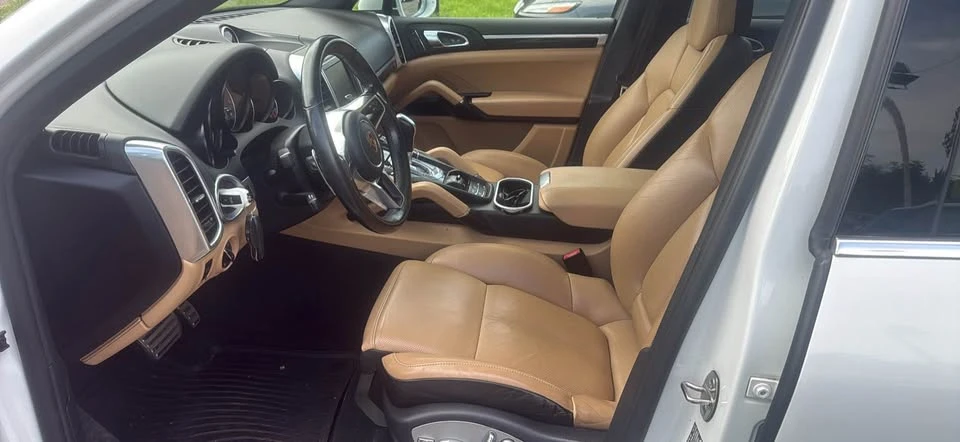 2016 Porsche 958 Cayenne S - Image 8 of 14