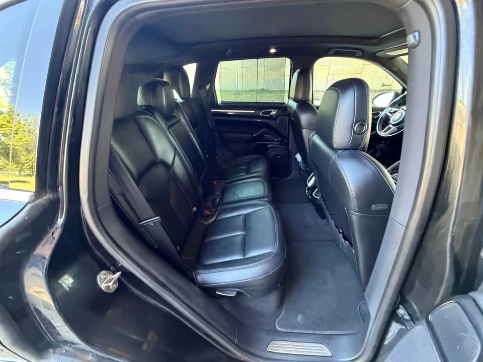 2016 Porsche 958 Cayenne S - Image 10 of 15