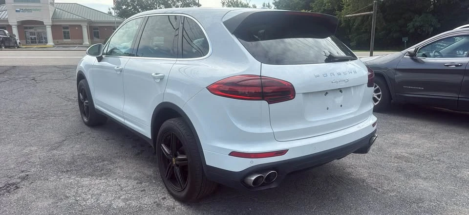 2016 Porsche 958 Cayenne S - Image 4 of 14