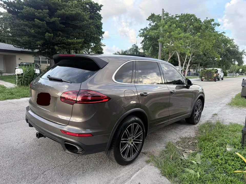 2016 Porsche 958 Cayenne S - Image 3 of 9