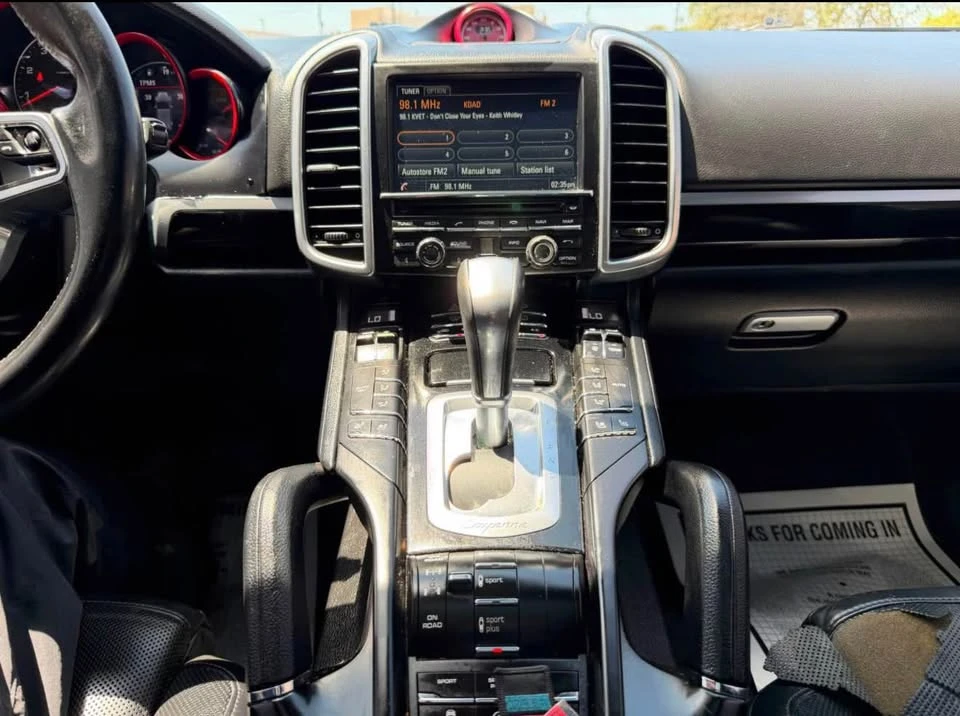 2016 Porsche 958 Cayenne S - Image 3 of 20