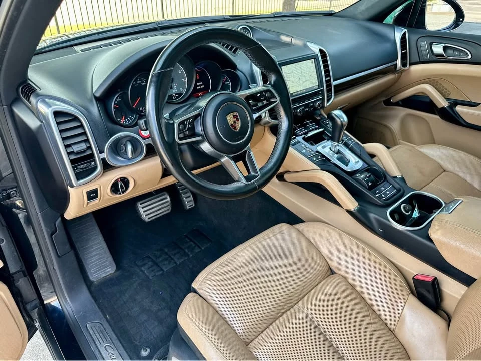 2016 Porsche 958 Cayenne S - Image 9 of 20