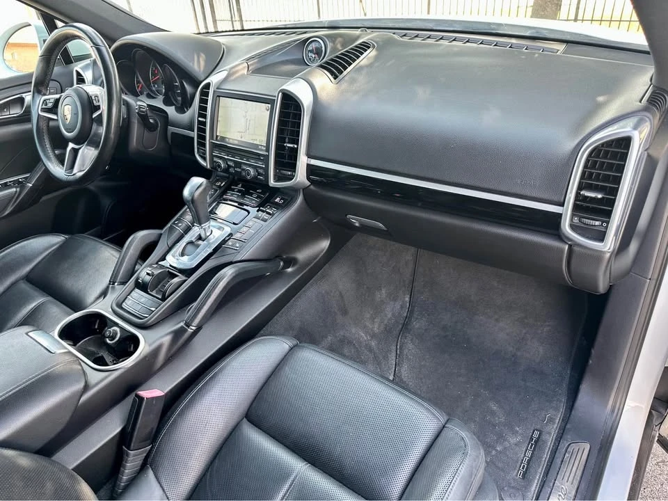 2016 Porsche 958 Cayenne S - Image 15 of 20
