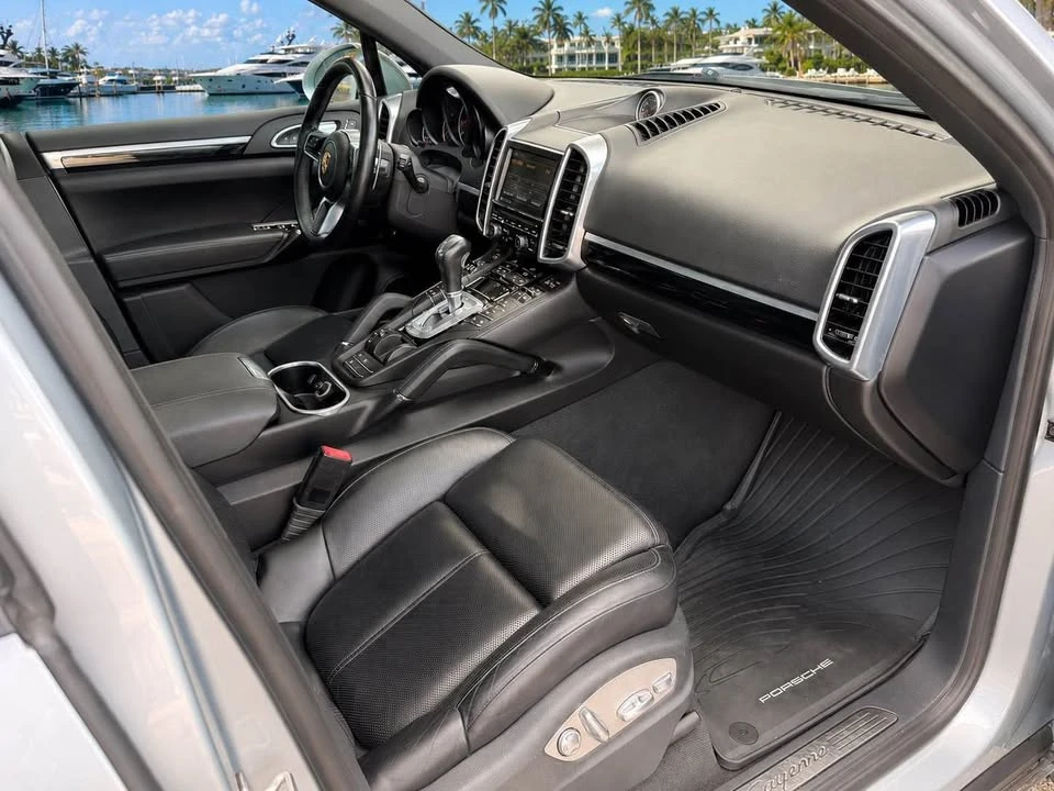 2016 Porsche 958 Cayenne S - Image 14 of 19