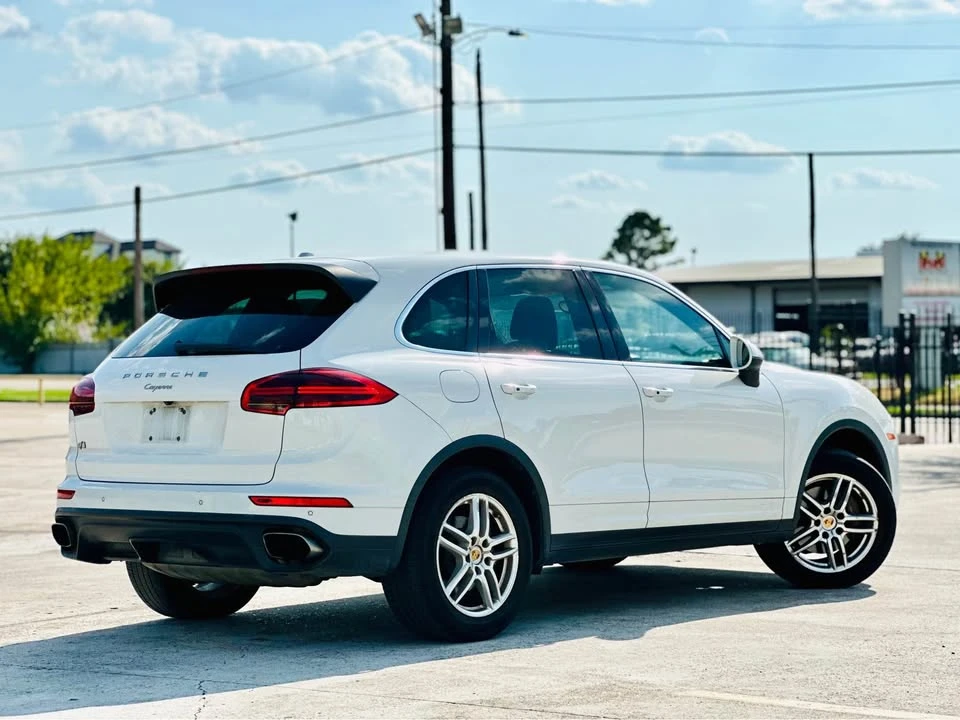 2016 Porsche 958 Cayenne S - Image 2 of 20