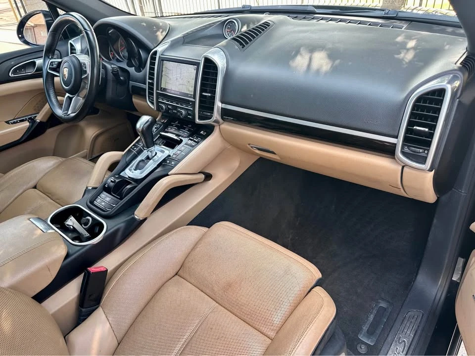 2016 Porsche 958 Cayenne S - Image 15 of 20