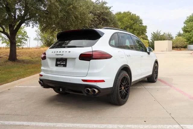 2016 Porsche 958 Cayenne S - Image 4 of 8