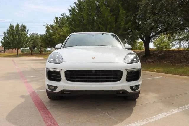 2016 Porsche 958 Cayenne S - Image 2 of 8