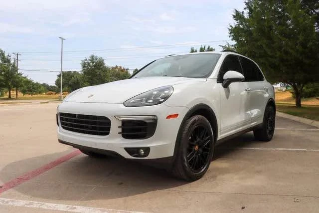 2016 Porsche 958 Cayenne S - Image 3 of 8