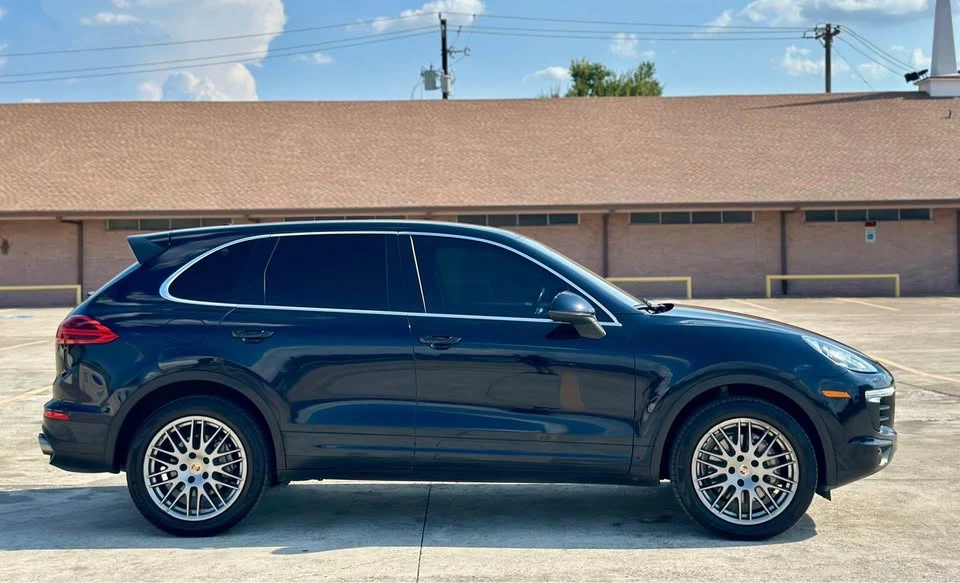 2016 Porsche 958 Cayenne S - Image 8 of 20