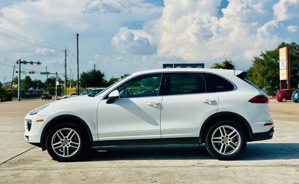 2016 Porsche 958 Cayenne S - Image 7 of 20