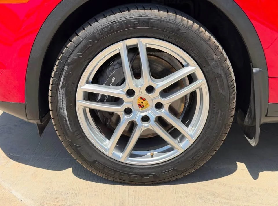 2016 Porsche 958 Cayenne S - Image 10 of 20