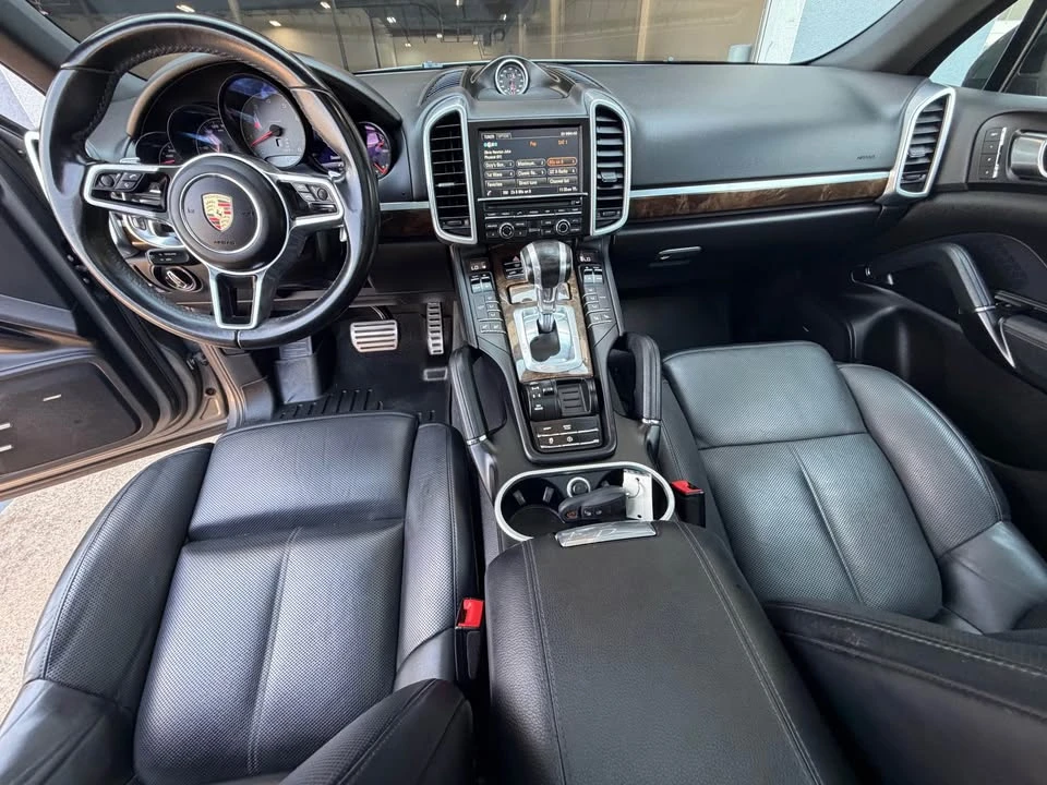 2016 Porsche 958 Cayenne S - Image 8 of 13