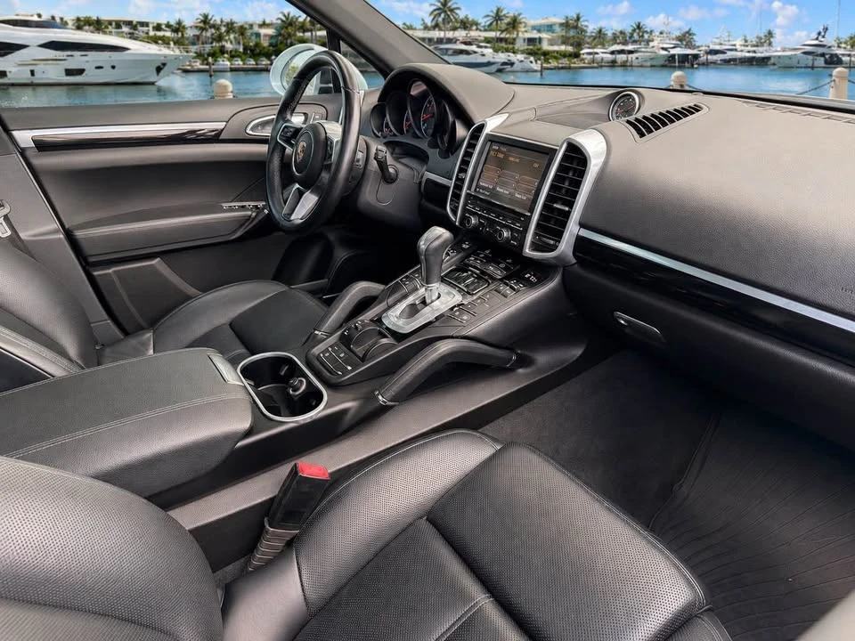 2016 Porsche 958 Cayenne S - Image 13 of 19