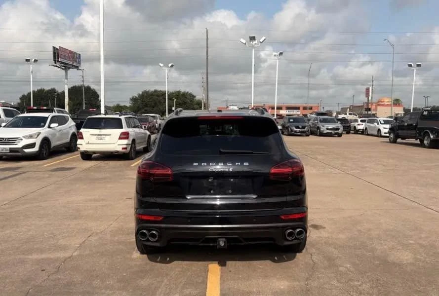 2016 Porsche 958 Cayenne S - Image 4 of 9