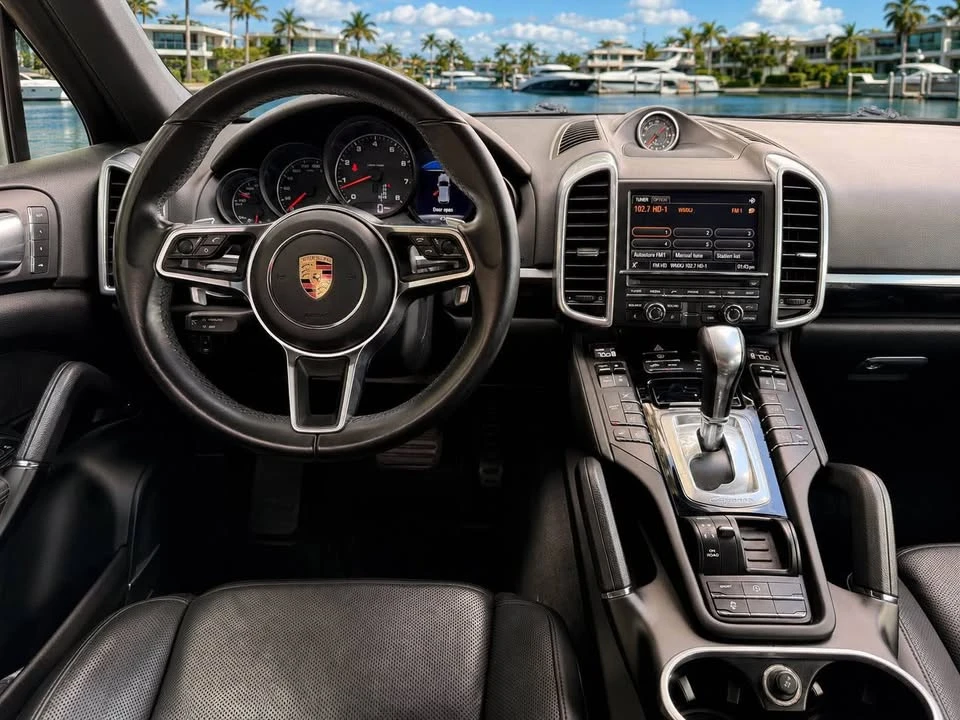2016 Porsche 958 Cayenne S - Image 9 of 19