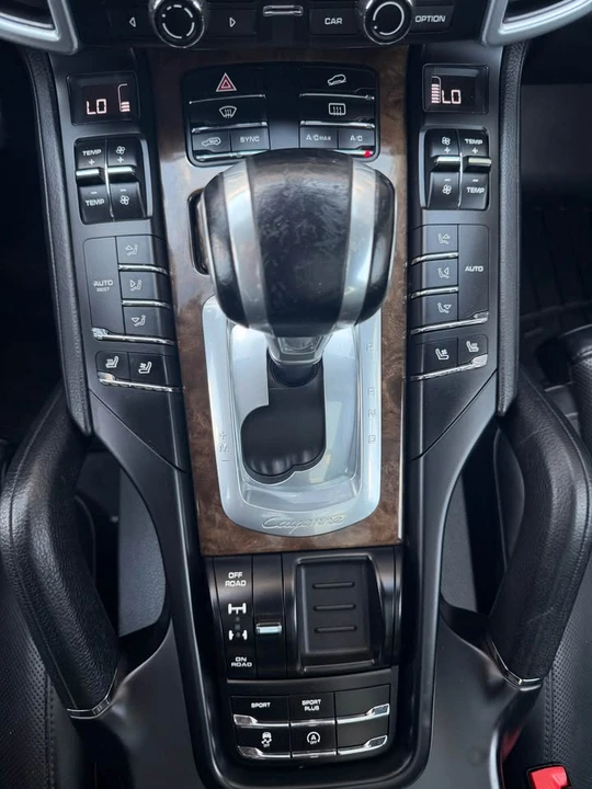 2016 Porsche 958 Cayenne S - Image 11 of 13