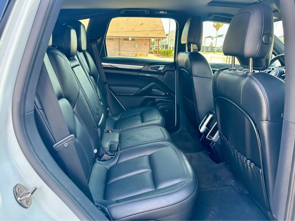 2016 Porsche 958 Cayenne S - Image 14 of 20