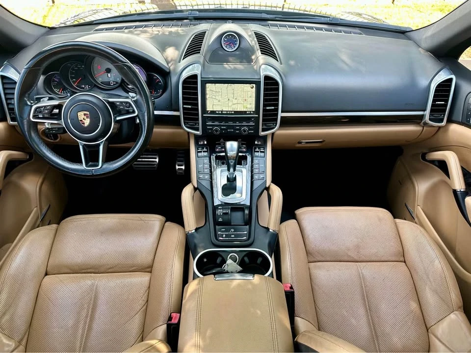 2016 Porsche 958 Cayenne S - Image 12 of 20