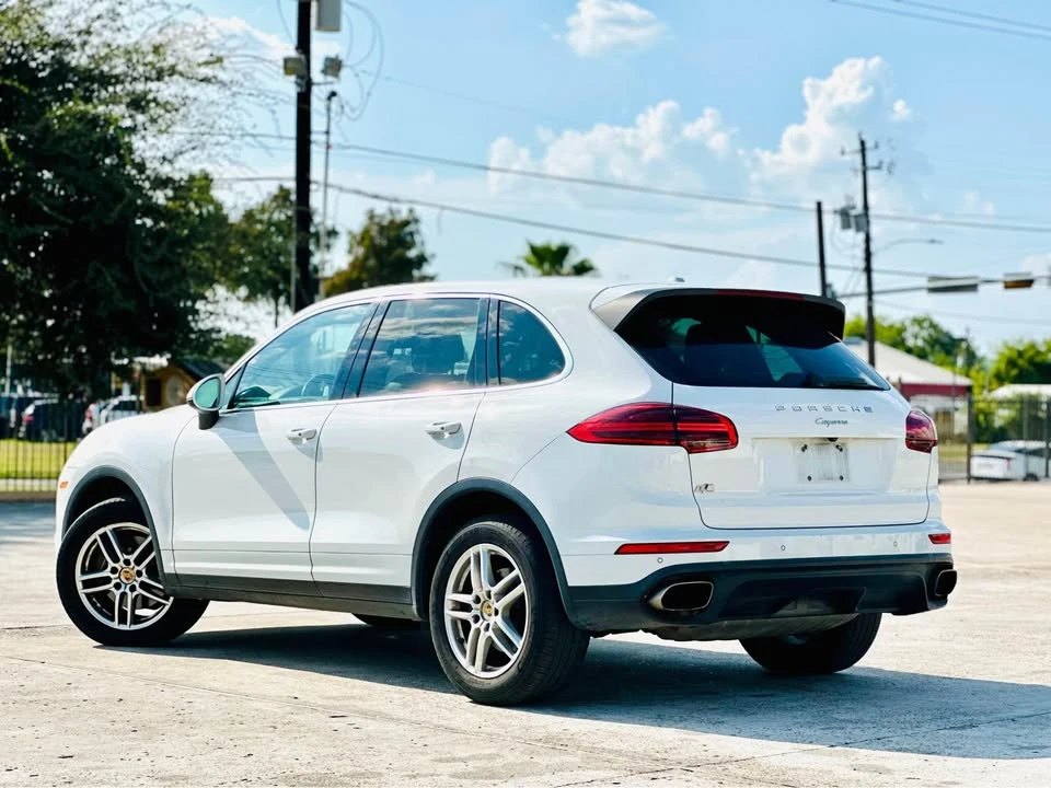2016 Porsche 958 Cayenne S - Image 4 of 20
