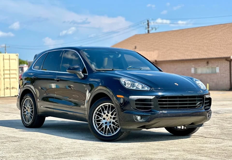 2016 Porsche 958 Cayenne S - Image 3 of 20