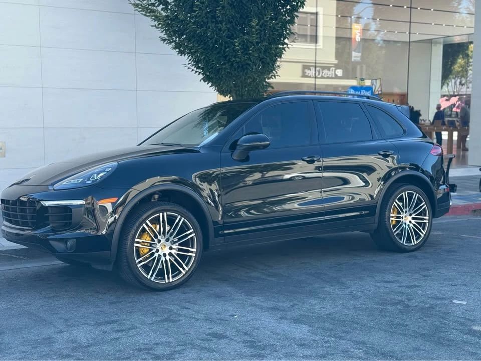 2016 Porsche 958 Cayenne S - Image 6 of 20