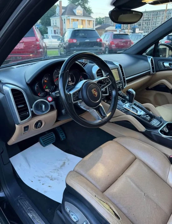 2016 Porsche 958 Cayenne S - Image 9 of 10