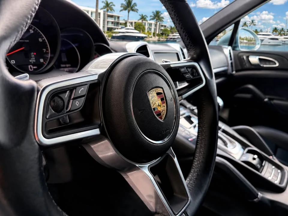 2016 Porsche 958 Cayenne S - Image 12 of 16